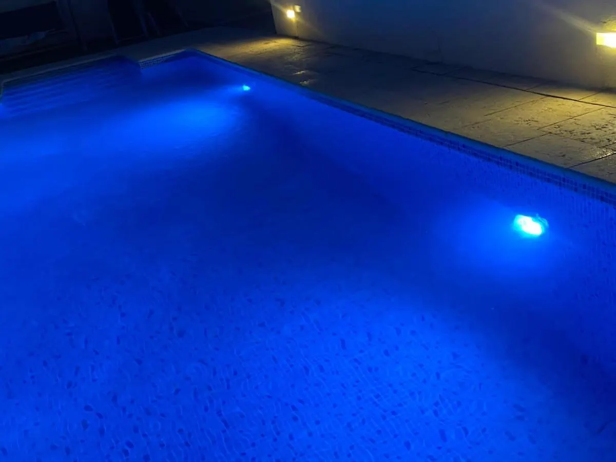 Villa Casa con Gran Piscina particular cerca playa Torredembarra Сasa de vacaciones